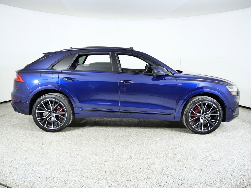 Thumbnail: 2023 Audi Q8 - 9