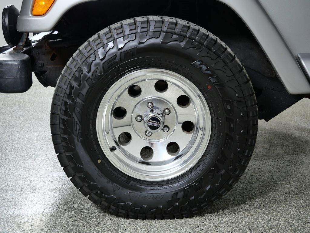 Thumbnail: 2001 Jeep Wrangler - 18