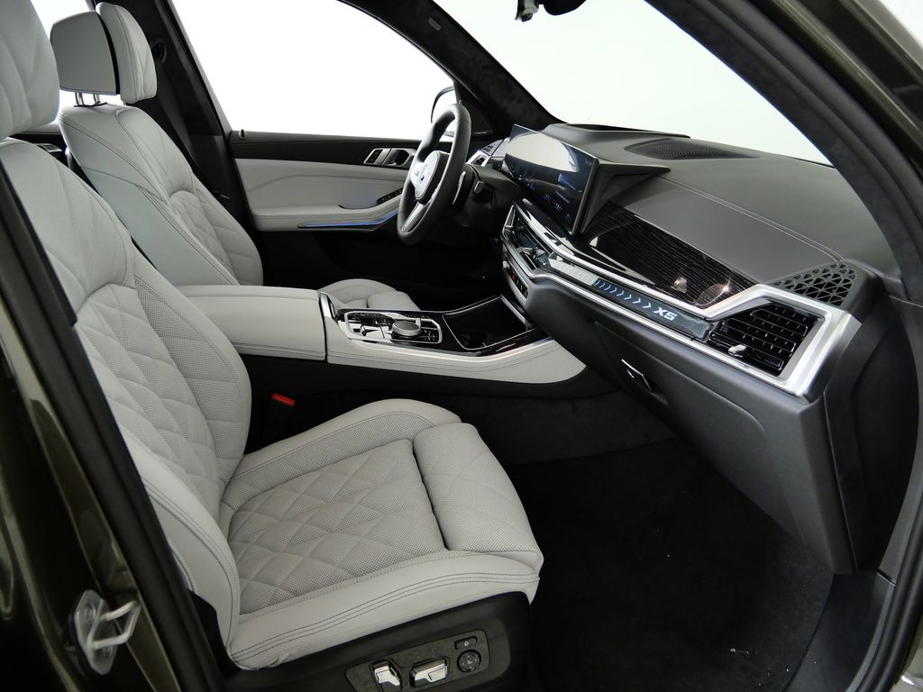 Thumbnail: 2026 BMW X5 - 20