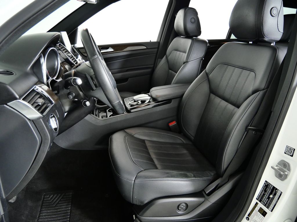 Thumbnail: 2017 Mercedes-Benz GLE - 35