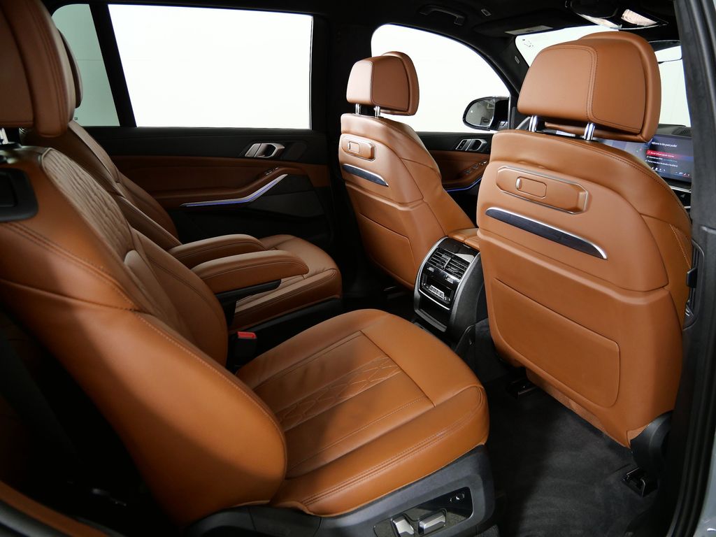 Thumbnail: 2025 BMW X7 - 27