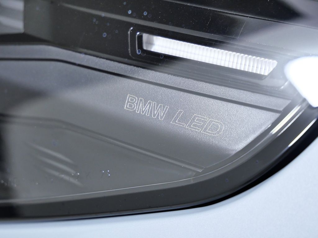 Thumbnail: 2026 BMW 5 Series - 4