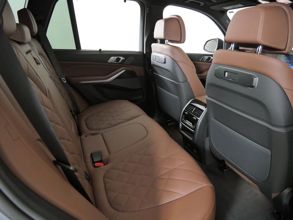 Thumbnail: 2026 BMW X5 - 26