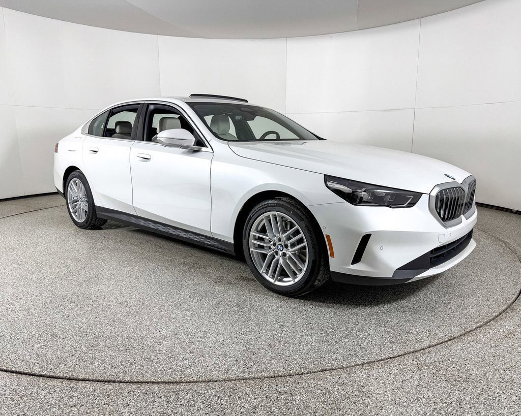Thumbnail: 2025 BMW 5 Series - 6