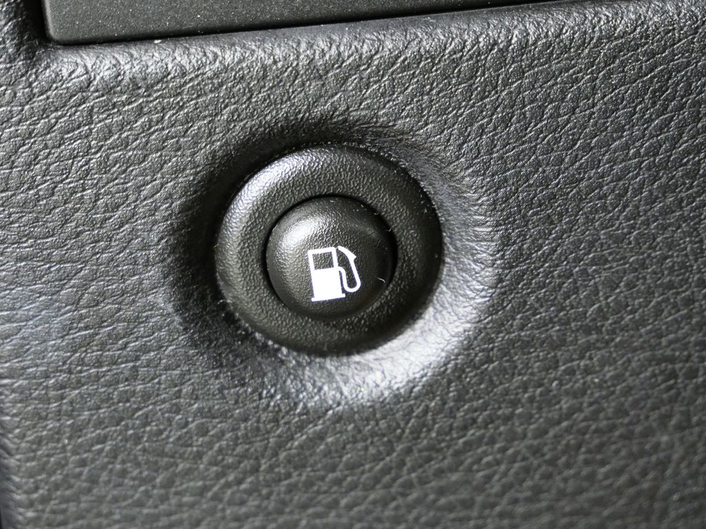 Thumbnail: 2011 Jeep Grand Cherokee - 49