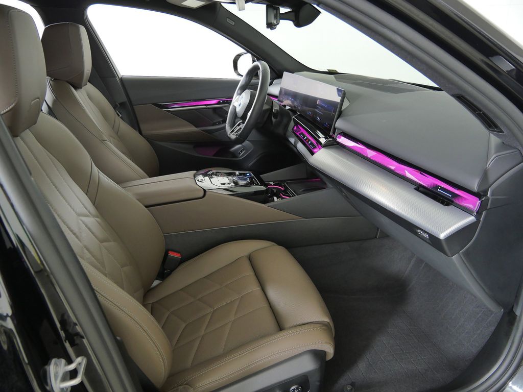 Thumbnail: 2026 BMW i5 - 24