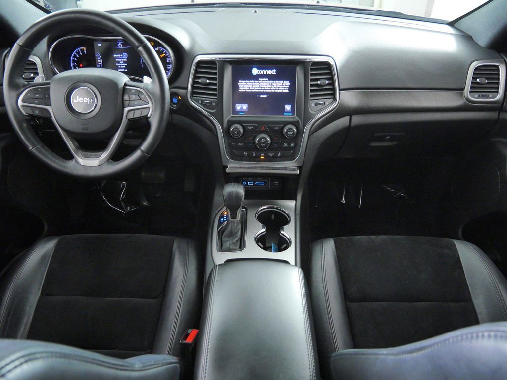 Thumbnail: 2017 Jeep Grand Cherokee - 5