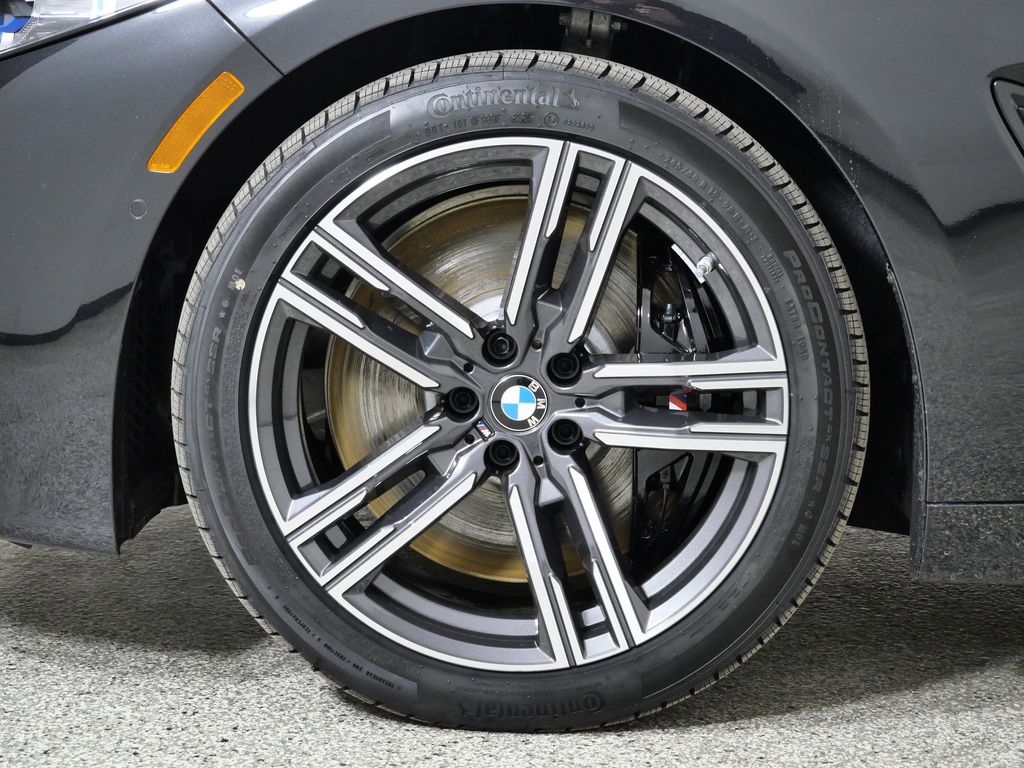 Thumbnail: 2026 BMW 8 Series - 18