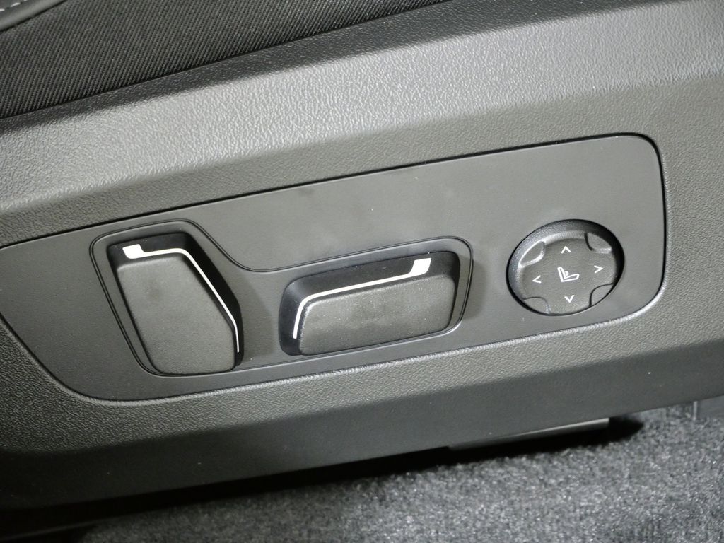 Thumbnail: 2026 BMW X3 - 23