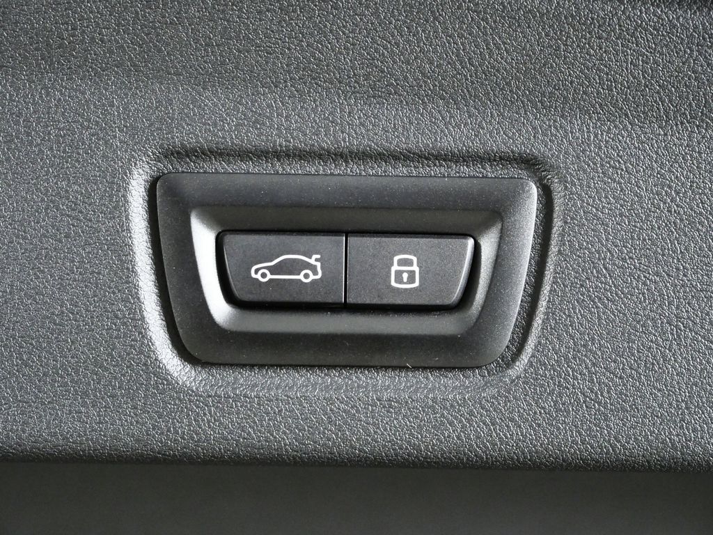 Thumbnail: 2024 BMW i4 - 33