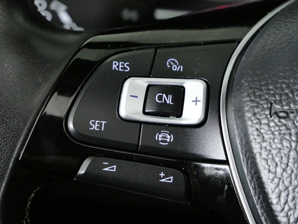 Thumbnail: 2019 Volkswagen Jetta - 38