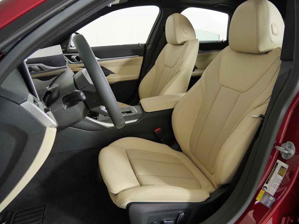 Thumbnail: 2026 BMW i4 - 33
