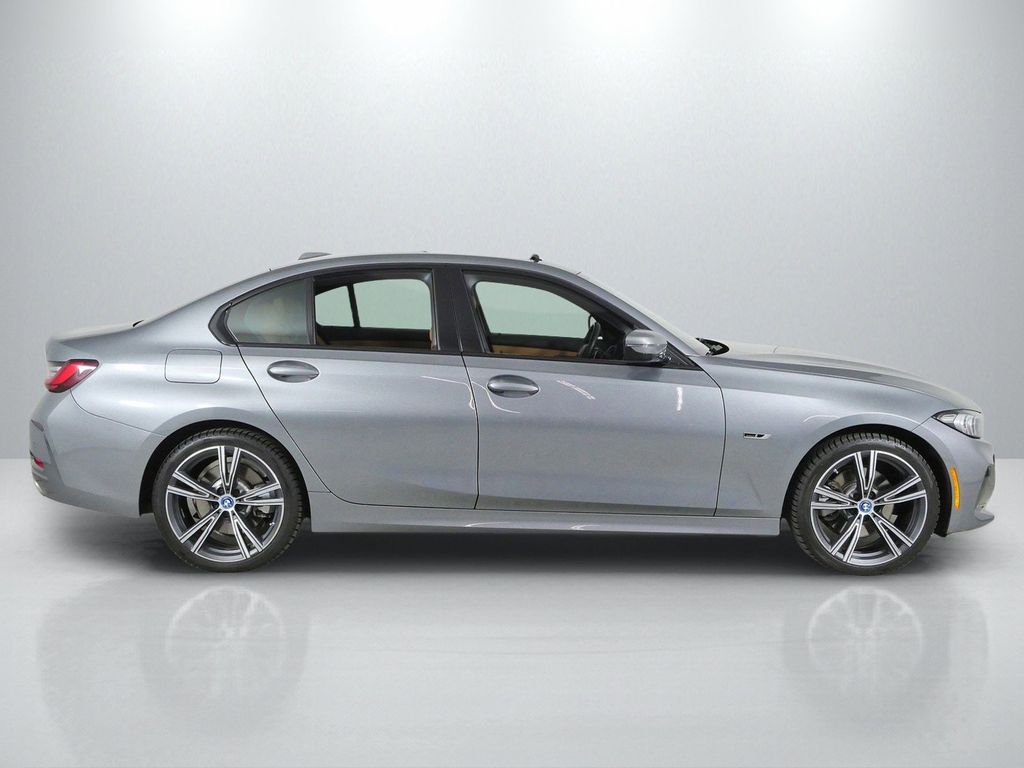 Thumbnail: 2023 BMW 3 Series - 8