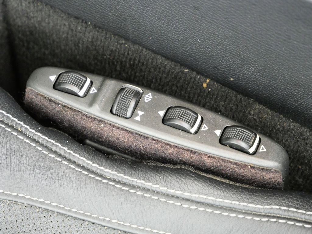 Thumbnail: 2014 Mercedes-Benz E-Class - 37