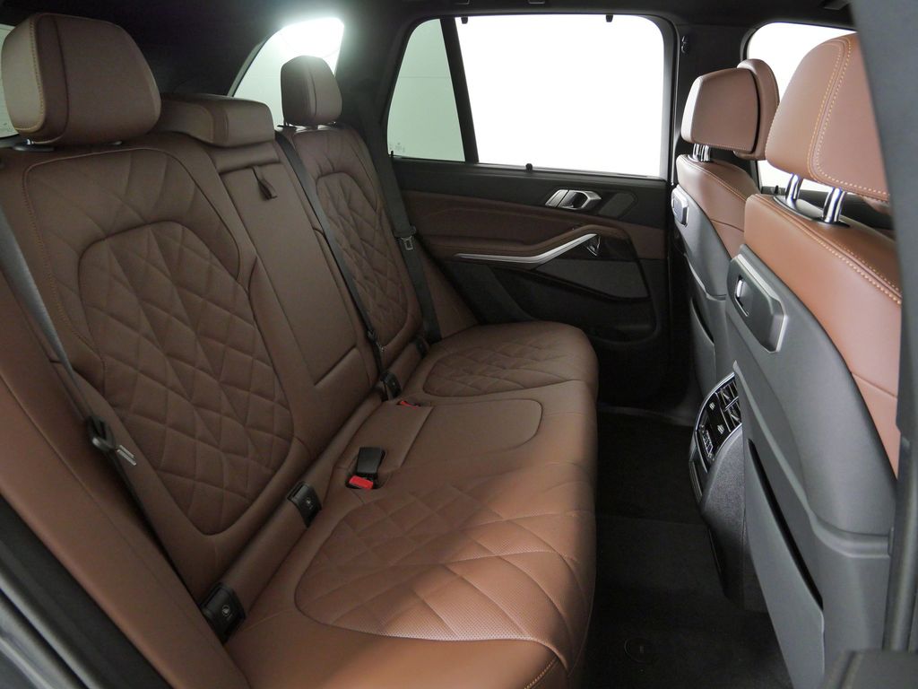 Thumbnail: 2026 BMW X5 - 27