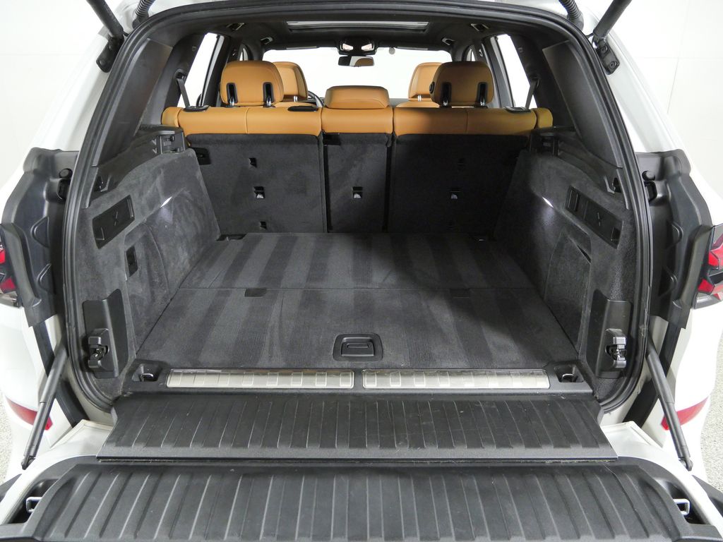 Thumbnail: 2025 BMW X5 - 33