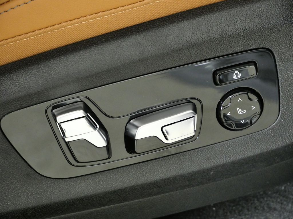 Thumbnail: 2026 BMW X7 - 22