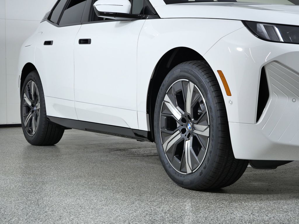 Thumbnail: 2026 BMW iX - 6