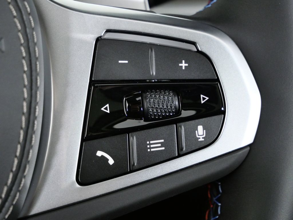 Thumbnail: 2026 BMW X7 - 43