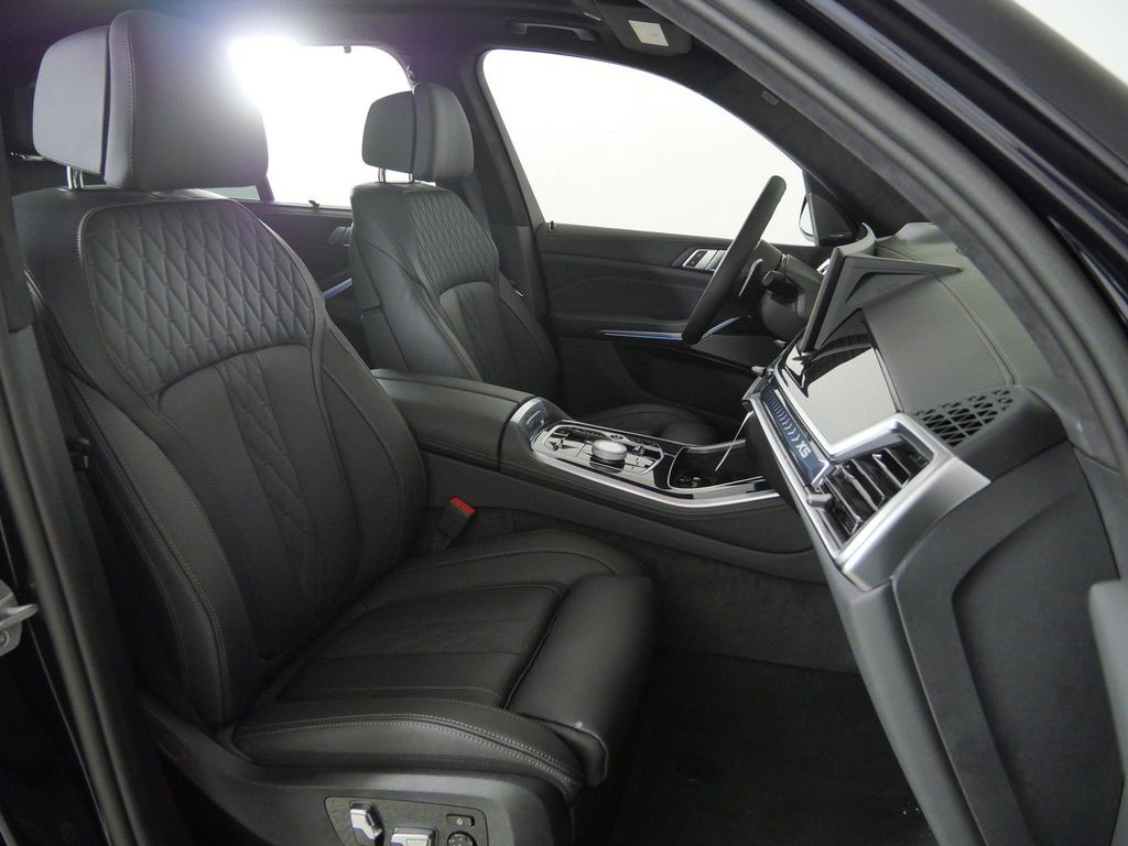 Thumbnail: 2026 BMW X5 - 21