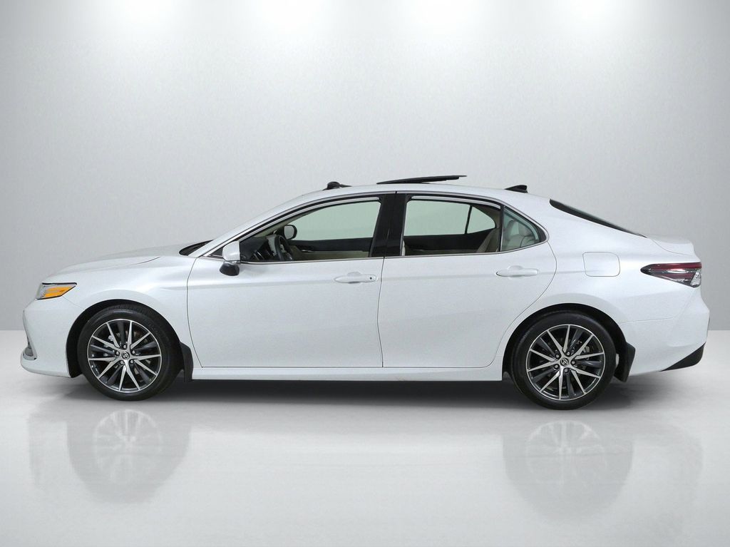 Thumbnail: 2023 Toyota Camry - 16