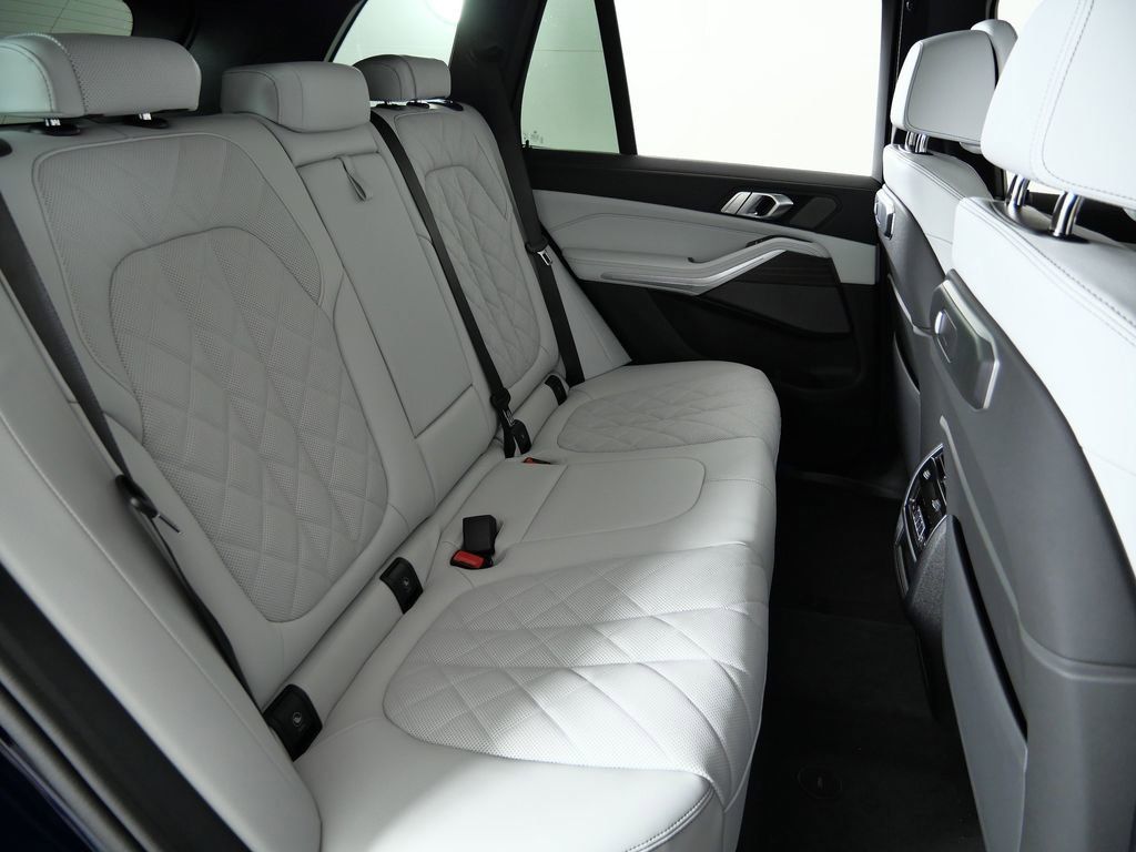 Thumbnail: 2026 BMW X5 - 29