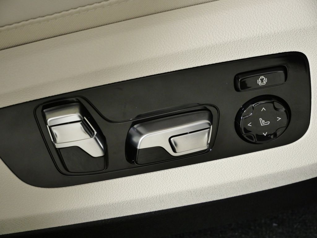 Thumbnail: 2026 BMW X5 - 22