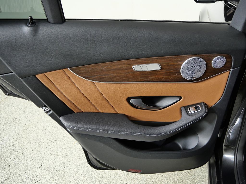 Thumbnail: 2021 Mercedes-Benz GLC - 30