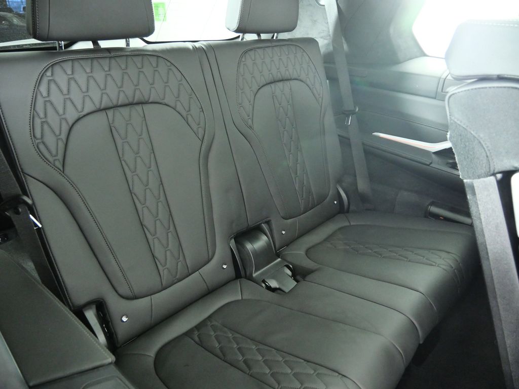Thumbnail: 2024 BMW X7 - 34
