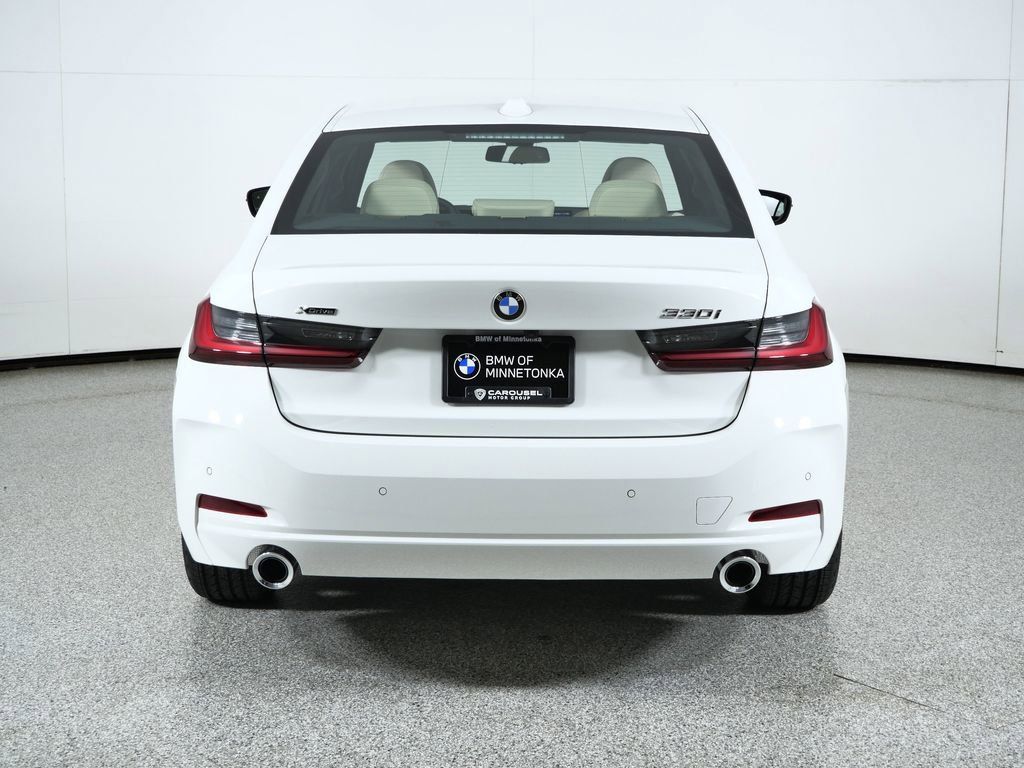 Thumbnail: 2026 BMW 3 Series - 12