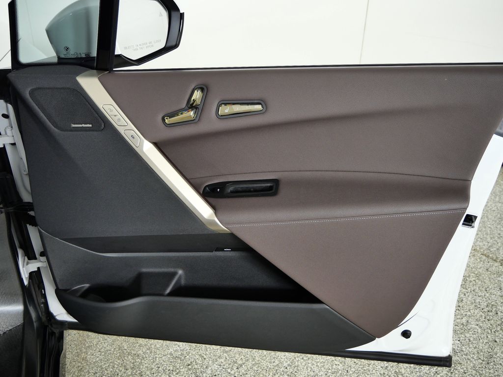 Thumbnail: 2023 BMW iX - 24