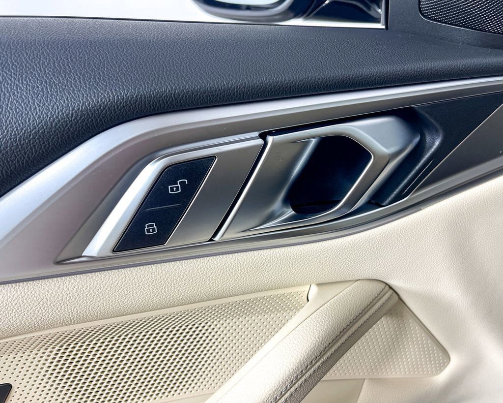 Thumbnail: 2025 BMW 4 Series - 38