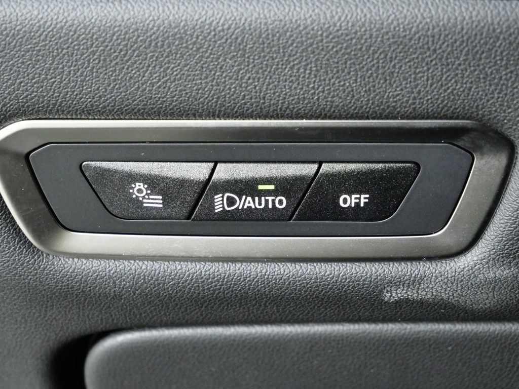 Thumbnail: 2026 BMW X7 - 42