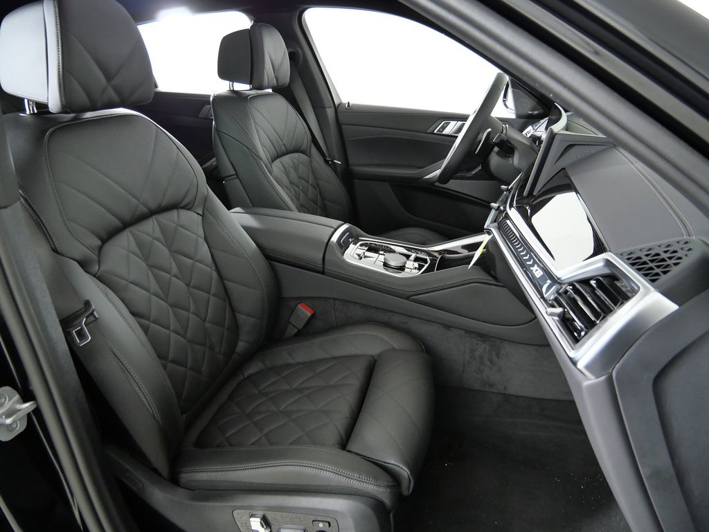 Thumbnail: 2026 BMW X6 - 21