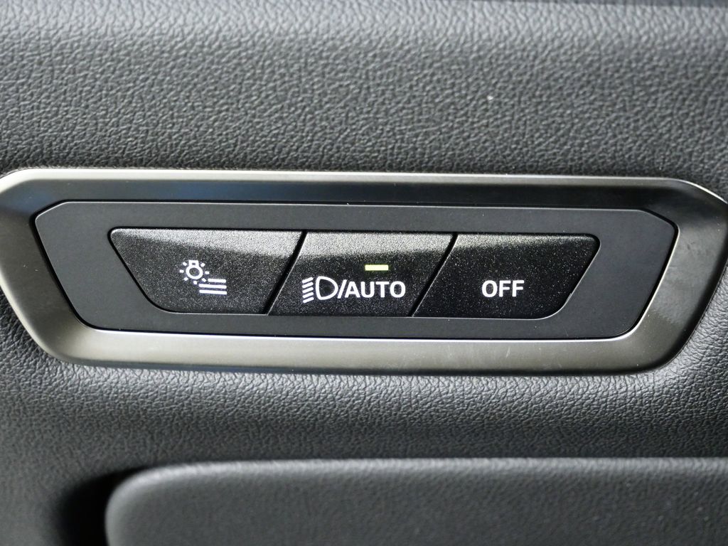 Thumbnail: 2026 BMW X7 - 41