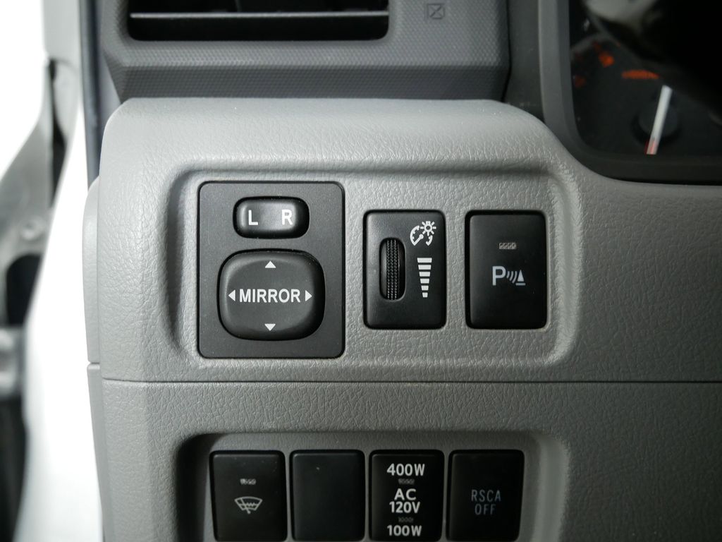 Thumbnail: 2012 Toyota 4Runner - 31