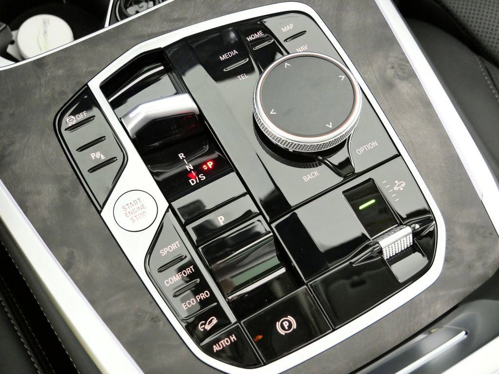 Thumbnail: 2026 BMW X7 - 49