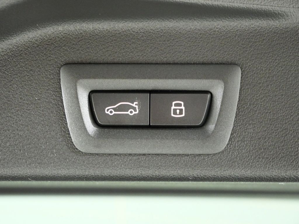 Thumbnail: 2026 BMW X5 - 30