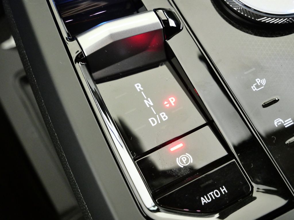 Thumbnail: 2026 BMW iX - 47