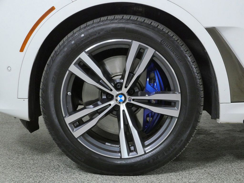 Thumbnail: 2022 BMW X7 - 16