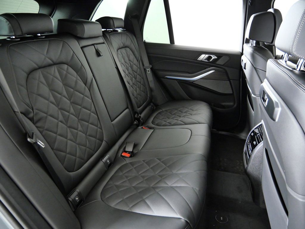 Thumbnail: 2026 BMW X5 - 27