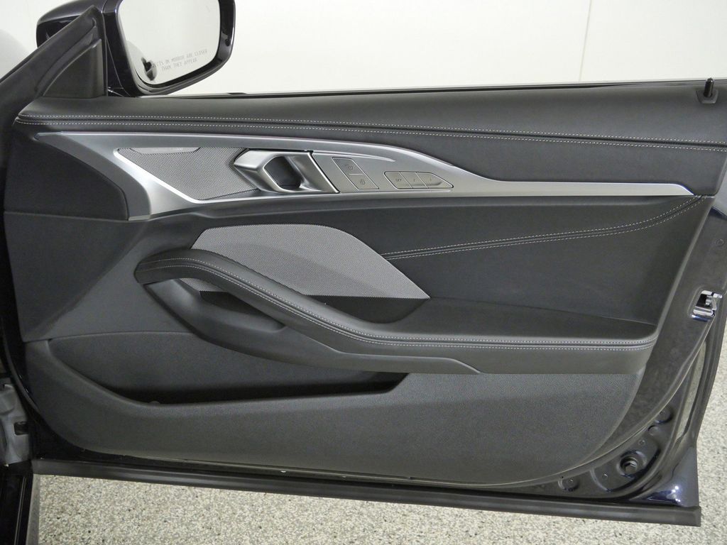 Thumbnail: 2026 BMW 8 Series - 19