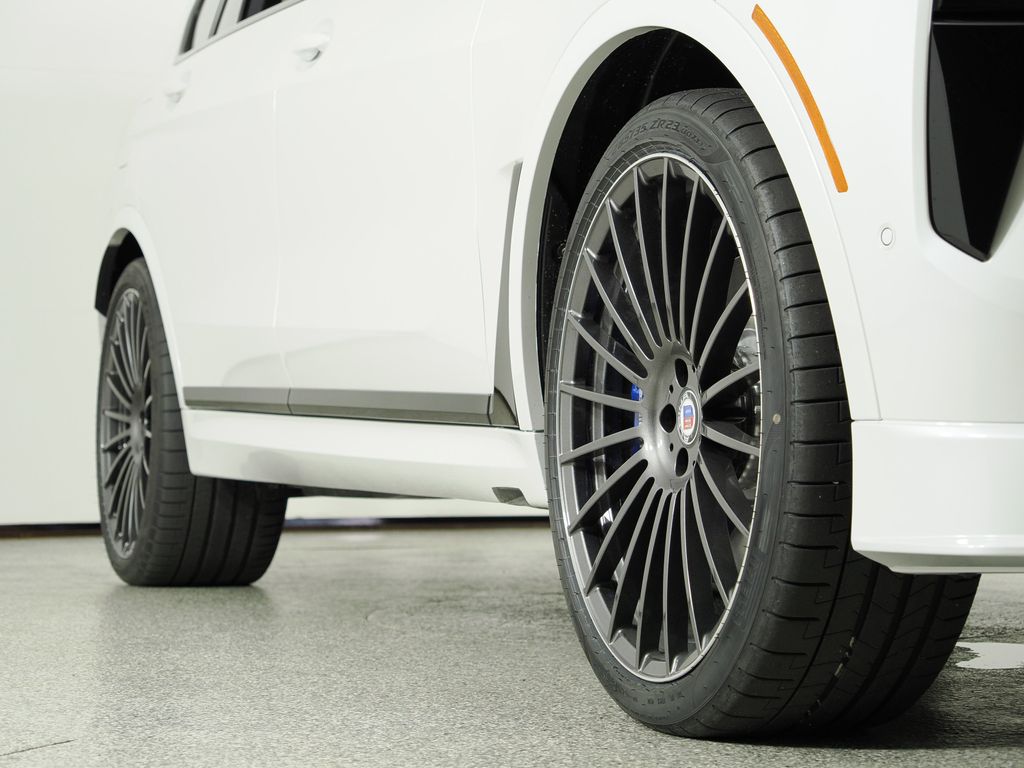 Thumbnail: 2026 BMW X7 - 5