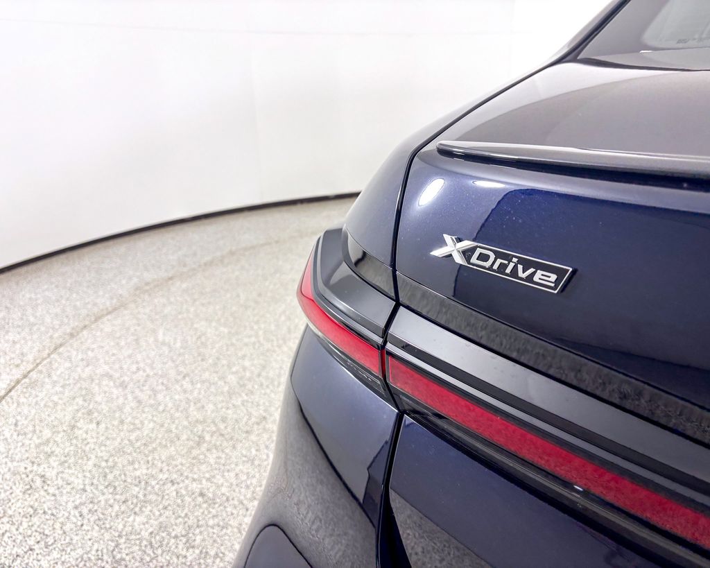 Thumbnail: 2025 BMW 7 Series - 13