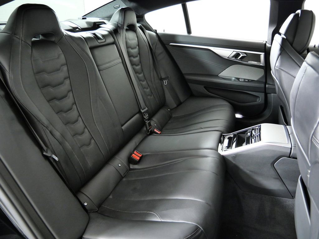 Thumbnail: 2026 BMW 8 Series - 27