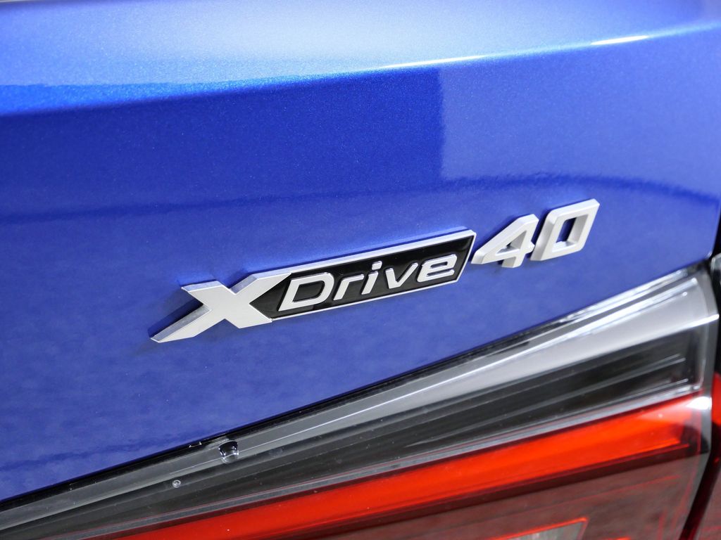 Thumbnail: 2026 BMW i4 - 12