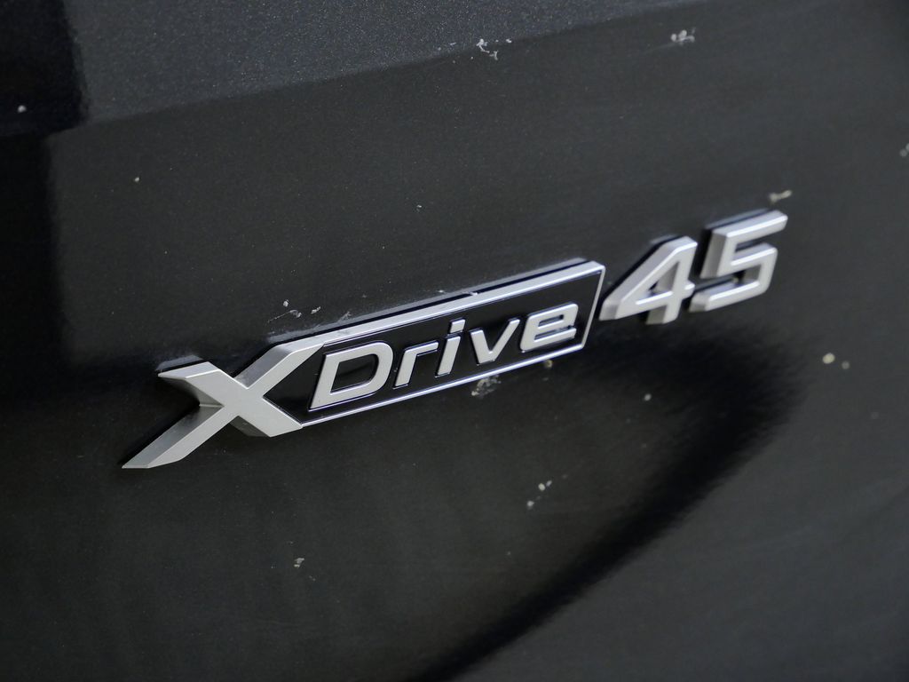 Thumbnail: 2026 BMW iX - 12