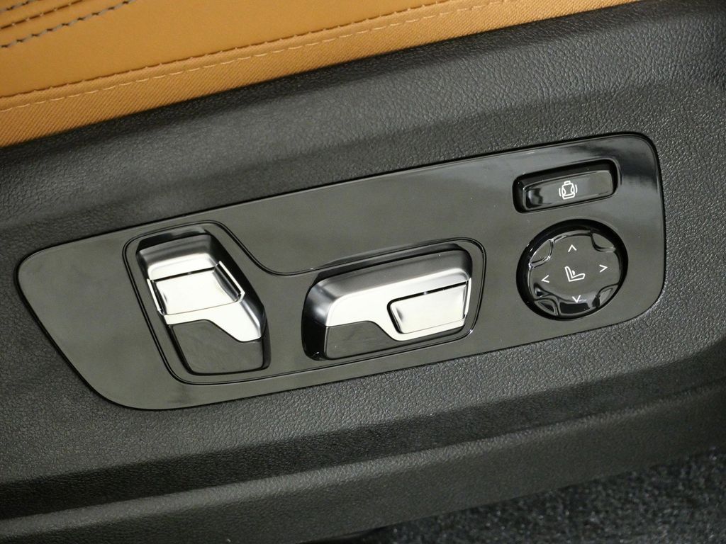 Thumbnail: 2026 BMW X5 - 22