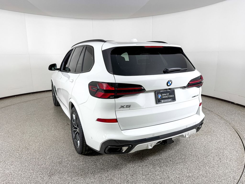 Thumbnail: 2026 BMW X5 - 11
