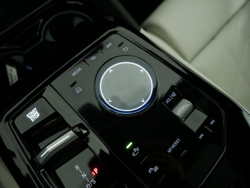 Thumbnail: 2025 BMW 5 Series - 51